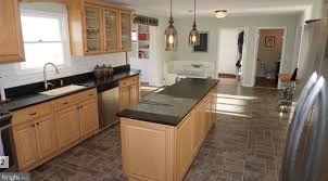 Countertops With Light Maple Cabinetry