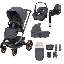 Maxi Cosi Fame Pushchair 9 Piece Bundle