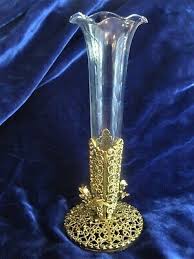 Pearls Dresser Vanity Fl Bud Vase
