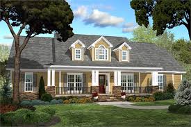 Symmetrical Houses Satisfying Features