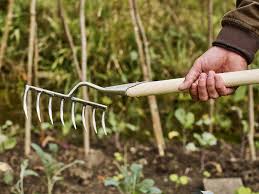 Garden Rakes A Buyer S Guide And 10