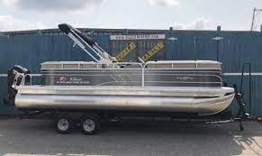 Sun Tracker Party Barge 22 Dlx