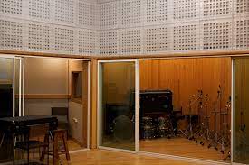 Acoustic Glass Dr Greiche The