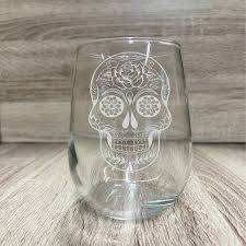Sugar Skull Etched Wine Glass Stemless