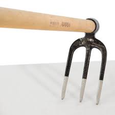 Easy Digging Hand Tools For Garden