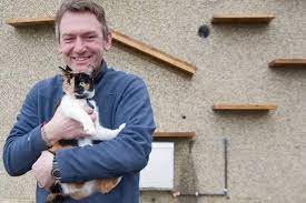 Edinburgh Cat Owner Creates Genius
