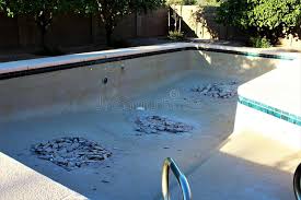 10 Small Backyard Swimming Pool Ideas
