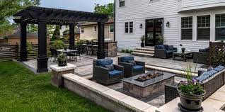 Casual Contemporary Backyard Patio