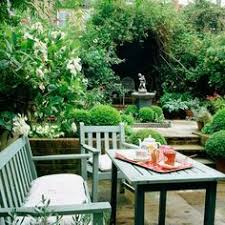 10 Painted Garden Furniture Ideas