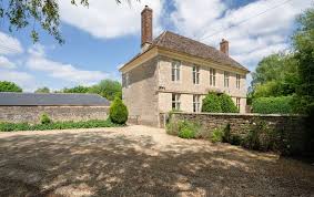 Yew Tree Farmhouse Large Luxury Dog
