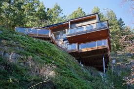 Cliffside Homes Encourage Living On The
