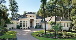 Traditional House Exterior Tampa