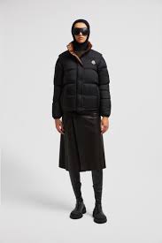 Black Moncler Verone Reversible Short