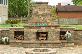 Outdoor Fireplace Hardscape Design