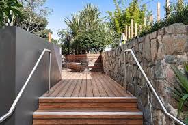 Composite Garden Bed Build 7 Steps