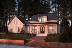 Small Modern Farmhouse 2 Bedrms 2