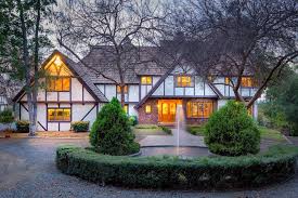 Beautiful Large Tudor Retreat Home On