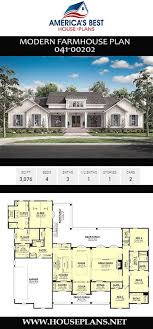 Modern Farmhouse Plan 041 00202