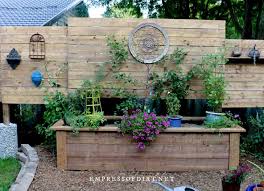 Diy Raised Garden Bed With Privacy Fence
