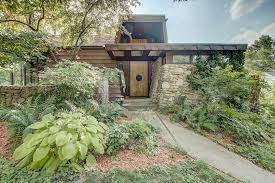 Frank Lloyd Wright Inspired Homes For