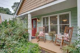 15 Welcoming Small Porches That Bring