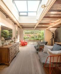 cozy living rooms with ceiling beams