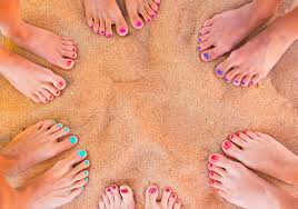 Top 6 Best Nail Colors For The Beach