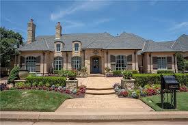 Stone And Stucco Home In Oklahoma City