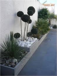 Snow White Pebbles 30 50mm 20kg Bag