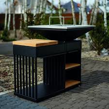Quadrum Grill With A Wooden Table Top