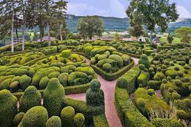 Fascinating Topiary Gardens