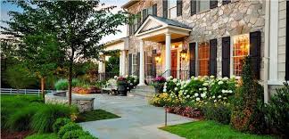 7 Tips For A Welcoming Curb Appeal Design