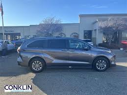 Pre Owned 2023 Toyota Sienna Xle 4d