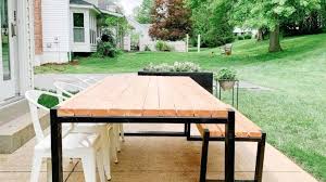 Easy Diy Outdoor Table Arinsolangeathome