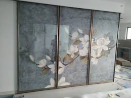 Golden Lacquered Glass Sliding Wardrobe