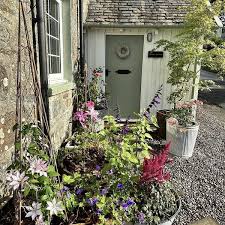 44 Front Garden Ideas For Year Round