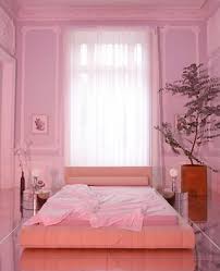 20 Above Bed Decor Ideas