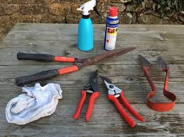 Cleaning And Storing Garden Tools For