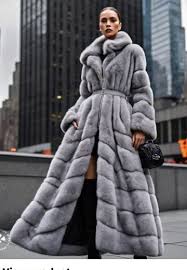 How To Choose The Right Color Mink Coat