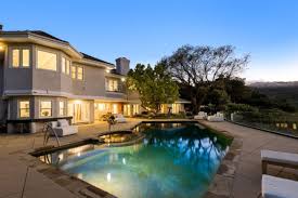 La Mansion With Storage Space For 1000
