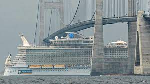 cruise ship barely squeezes under