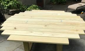 Round Outdoor Dining Table