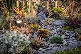 5 Landscaping Ideas Using Pebbles To