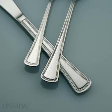 Oneida Needlepoint 18 8 Stainless Steel