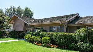 Do With The Brady Bunch House
