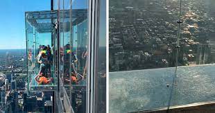 Glass Floor On 103rd Floor Shatters