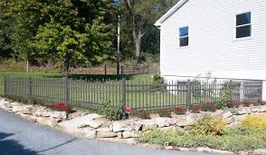 House And Fence Color Combinations