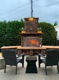 Outdoor Fireplaces Providing Reliable