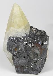 Which Rocks Contain Metallic Flakes