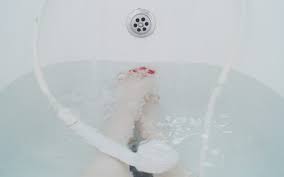 How To Clean Your Bathtub No Matter
